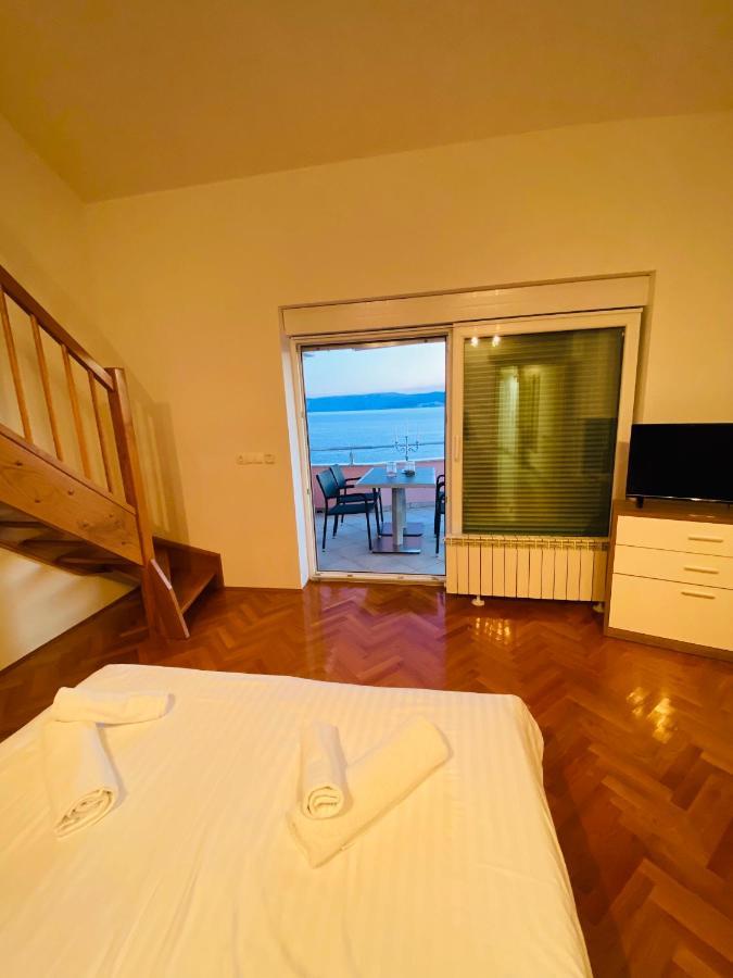 Apartments La Mer Novi Vinodolski Exterior foto